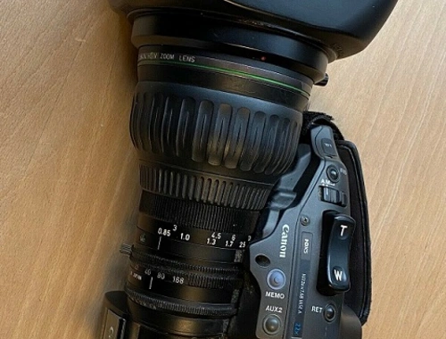 Canon 22 x 7,6 HD-Optik