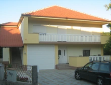 Modernes Haus zum Verkauf in Mostar, Bosnien und Herzegowina.