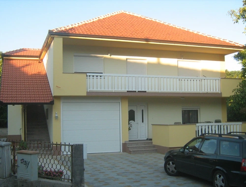 Modernes Haus zum Verkauf in Mostar, Bosnien und Herzegowina.