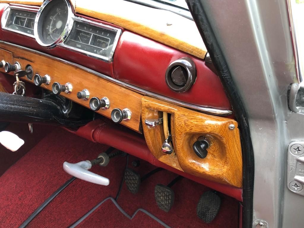 Oldtimer Mercedes Benz 180 Ponton