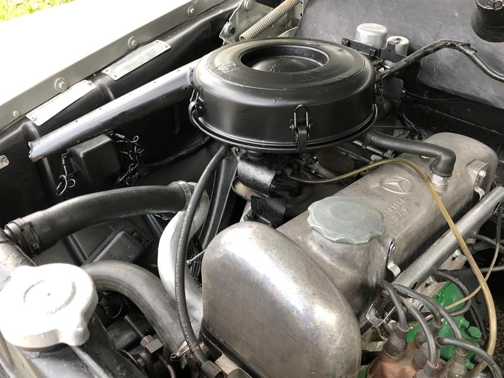 Oldtimer Mercedes Benz 180 Ponton