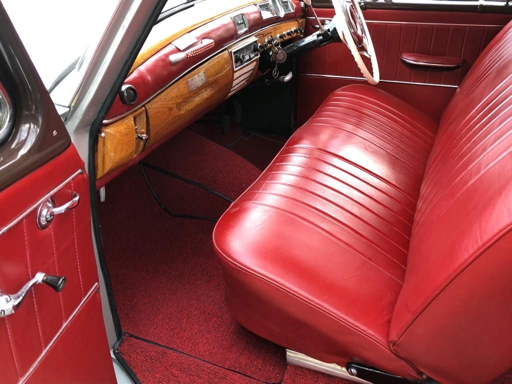 Oldtimer Mercedes Benz 180 Ponton