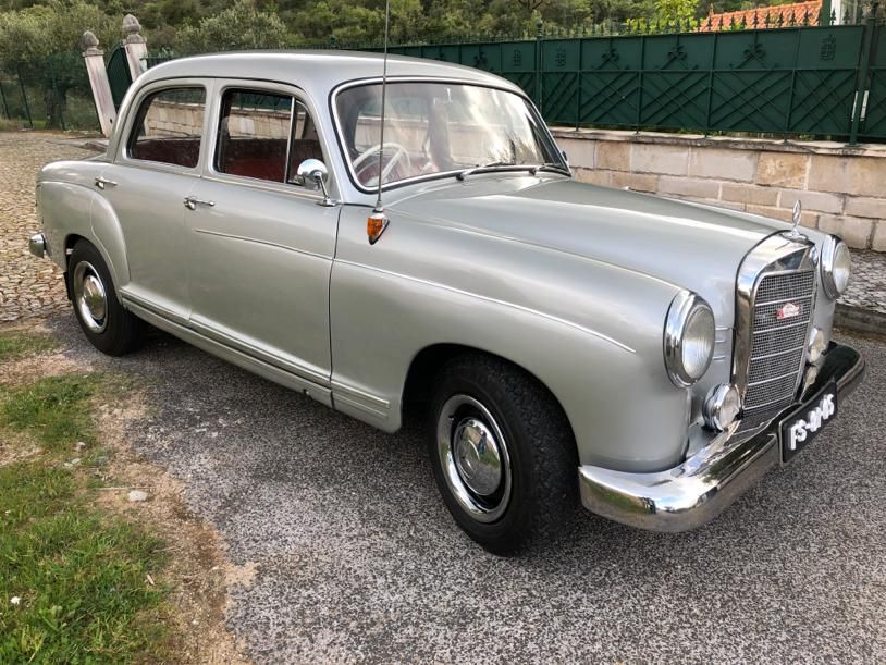 Oldtimer Mercedes Benz 180 Ponton