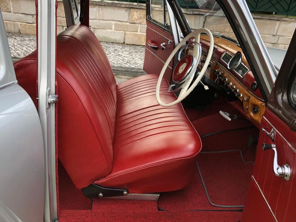 Oldtimer Mercedes Benz 180 Ponton