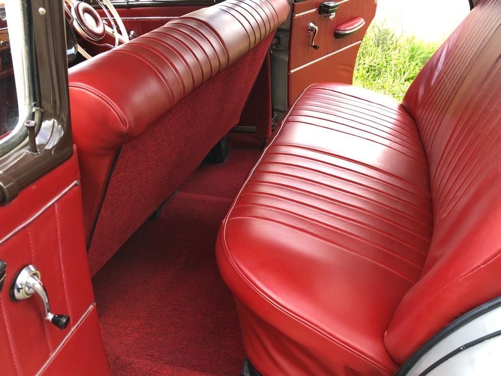 Oldtimer Mercedes Benz 180 Ponton