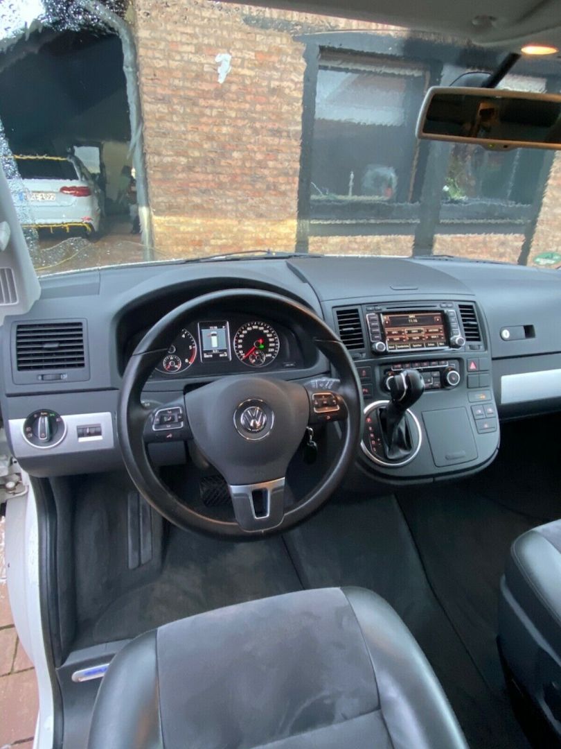 Volkswagen Multivan DSG 4MOTION Highline