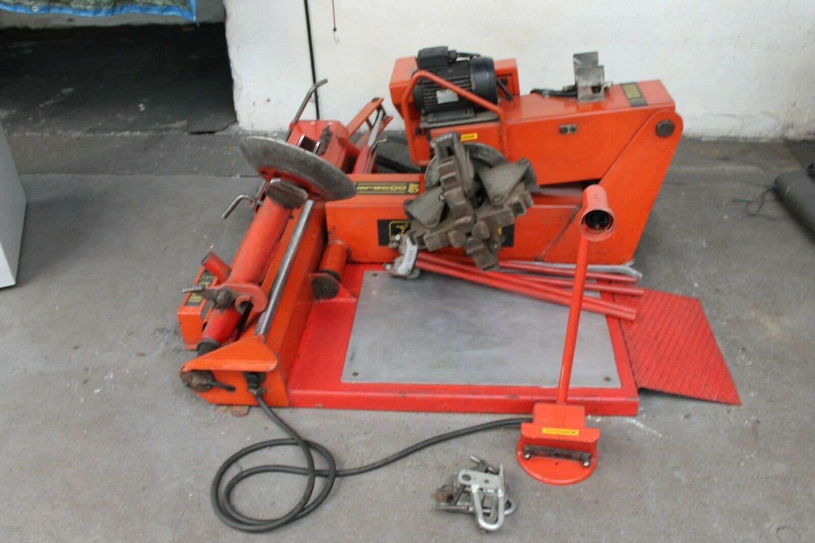 LKW Traktor Montiermaschine Corghi AG DOUBLE SUPER