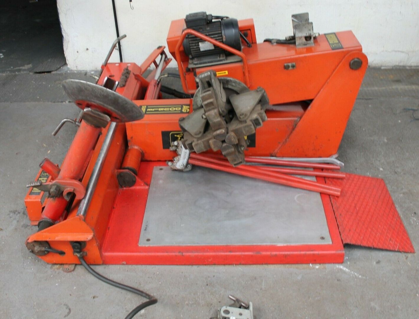 LKW Traktor Montiermaschine Corghi AG DOUBLE SUPER