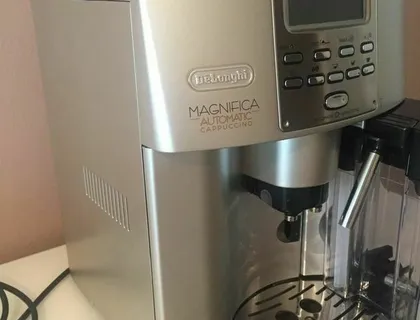 Kaffeevollautomat De`Longhi Magnificia ESAM 3500 inkl. Versand