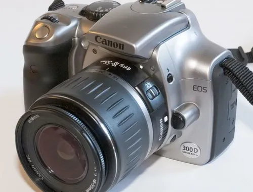 Canon Eos 300D D-I-G-I-T-A-L in Originalverpackung