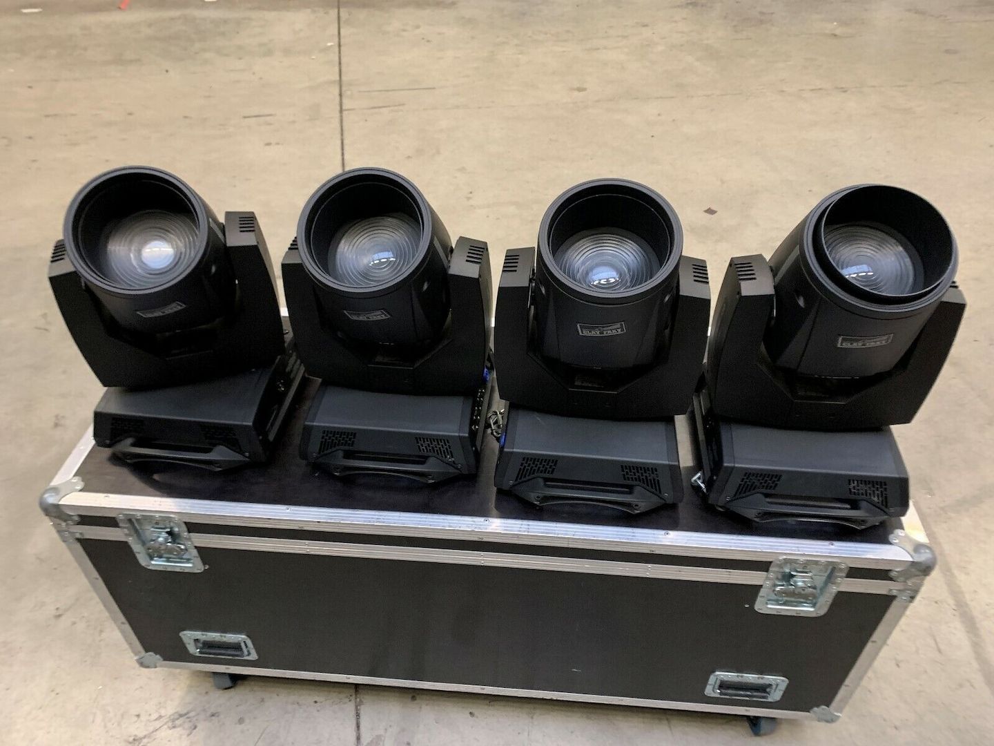 4 Clay Paky Sharpy Wash 330 im Flightcase