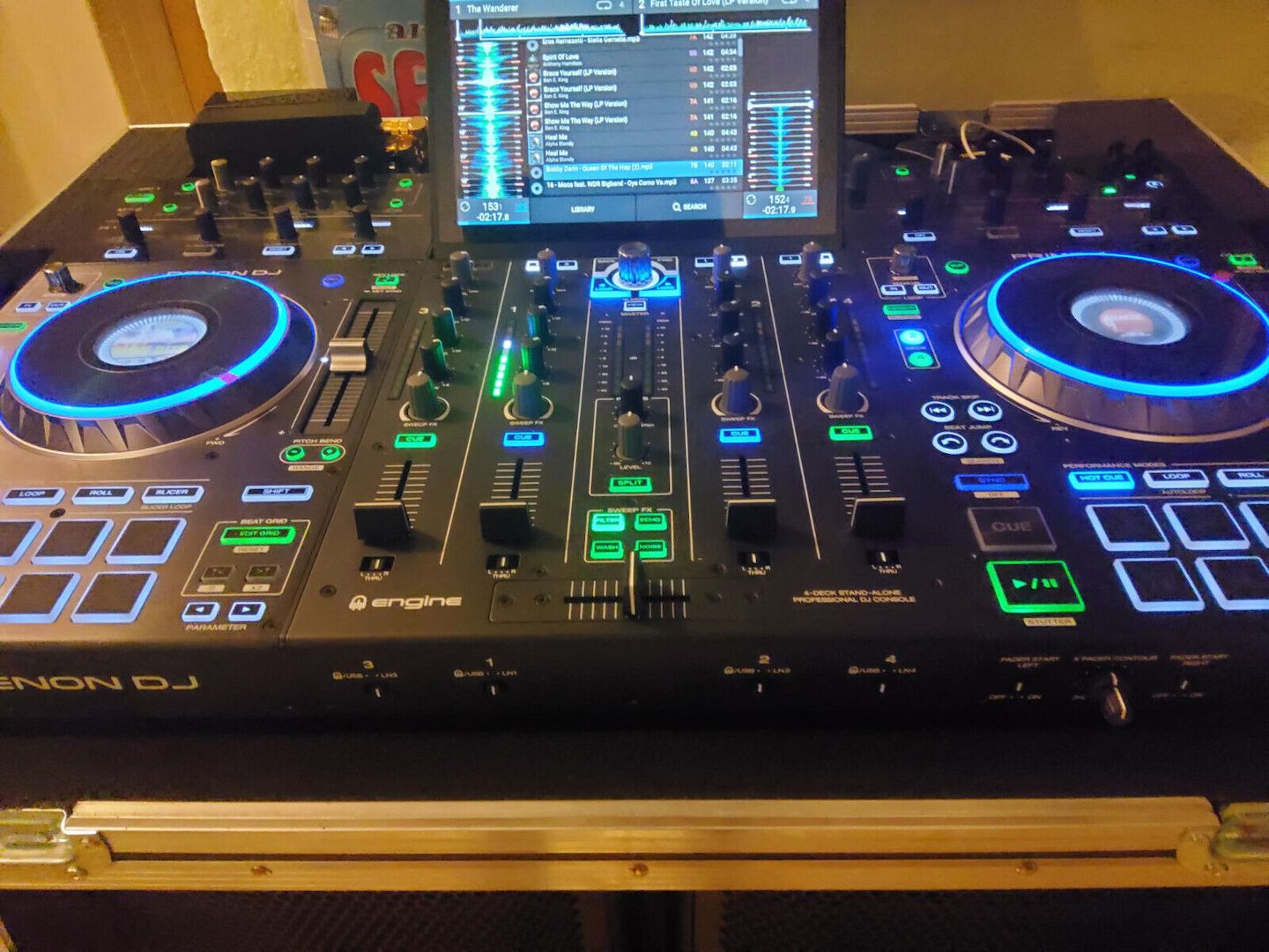 Denon DJ Prime 4