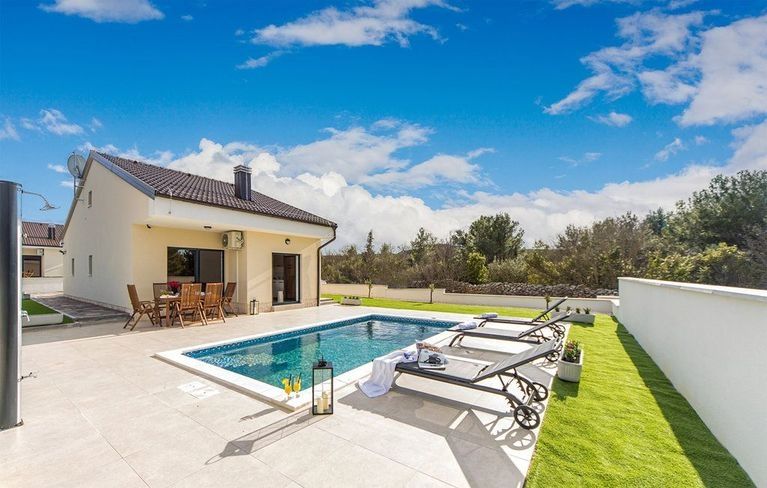 Kroatien - Ferienhaus Bilice für 6 Personen Kroatien - Ferienhaus Bilice für 6 Personen