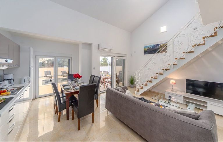 Kroatien - Ferienhaus Bilice für 6 Personen Kroatien - Ferienhaus Bilice für 6 Personen