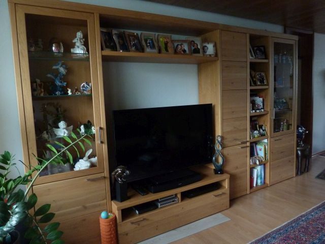 Wohnwand Eiche massiv mit Beleuchtung