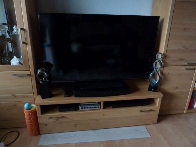 Wohnwand Eiche massiv mit Beleuchtung