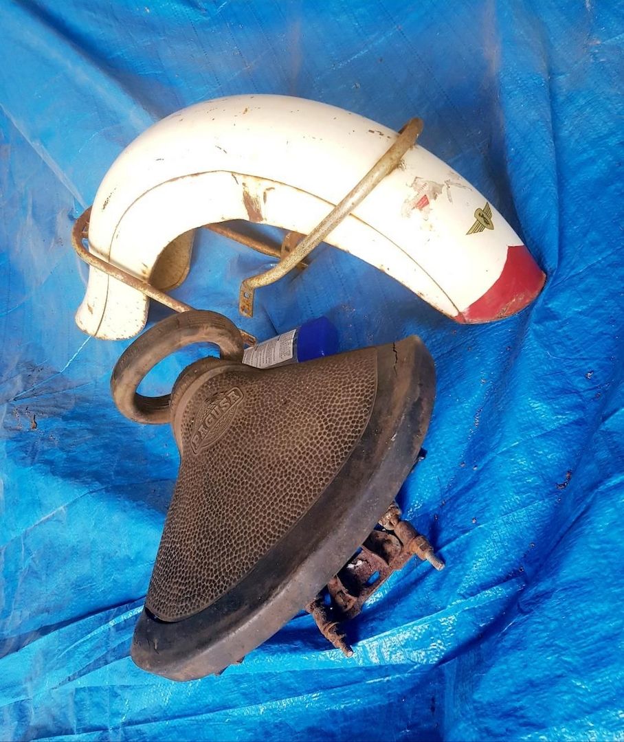 Pagusa Sattel alt Leder und Schutzblech f. Sozius i. München