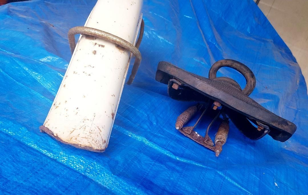 Pagusa Sattel alt Leder und Schutzblech f. Sozius i. München