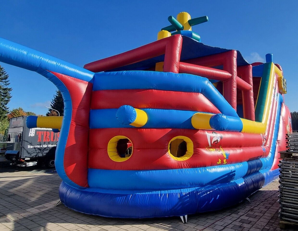 Riesige Gebrauchte Hüpfburg Piratenschiff 10x7m Springburg Riesenrutsche Castle