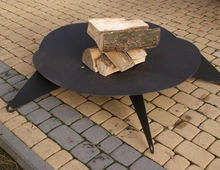 Gartenherd Feuerstelle Nummer 1 Runder Tisch aus Stahl lackiert hitzebeständig