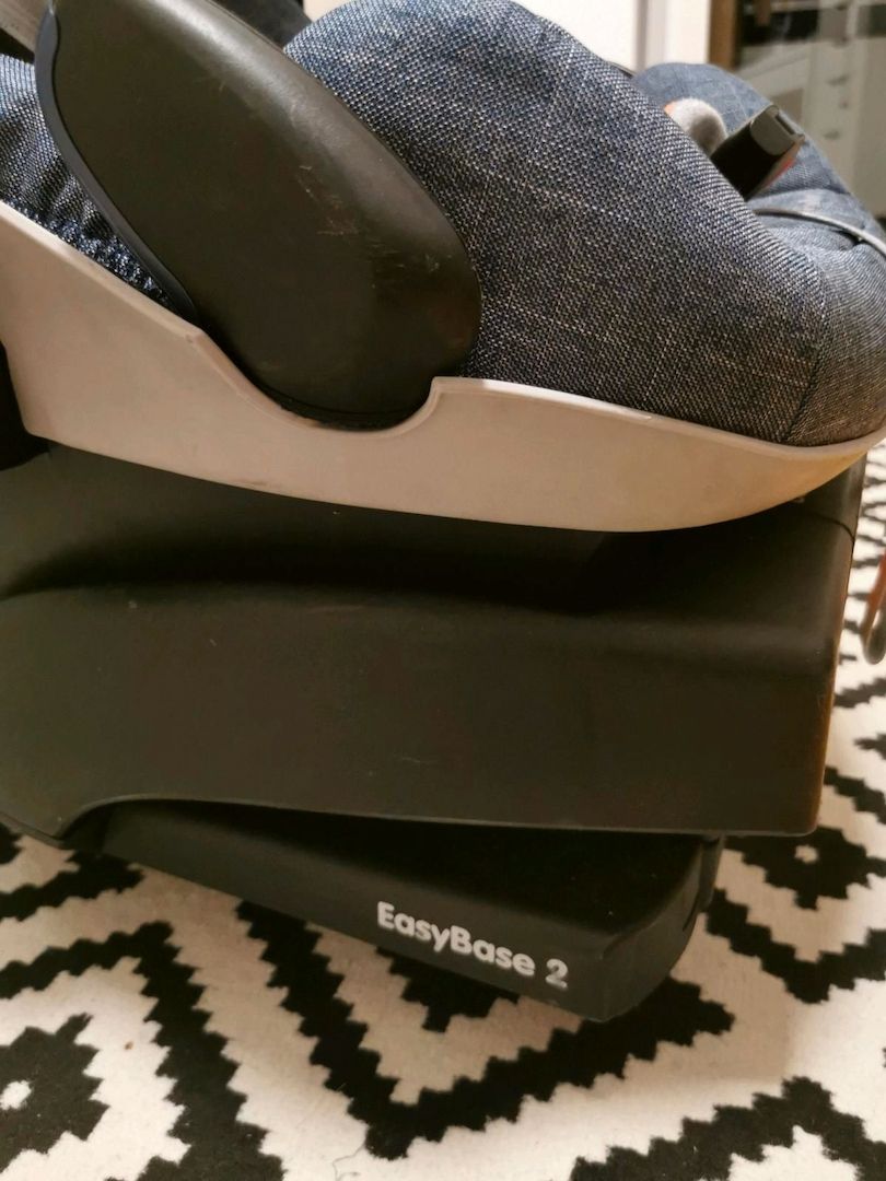 Maxi Cosi Easy Base 2 inkl Isofix, Unfallfrei, top Zustand