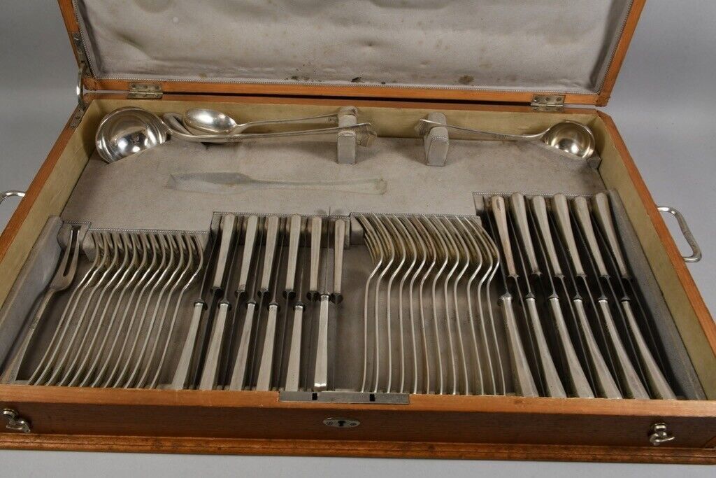 Silber Besteck aus Adelsbesitz, im Holzkasten, Dianakopfpunze Ungarn