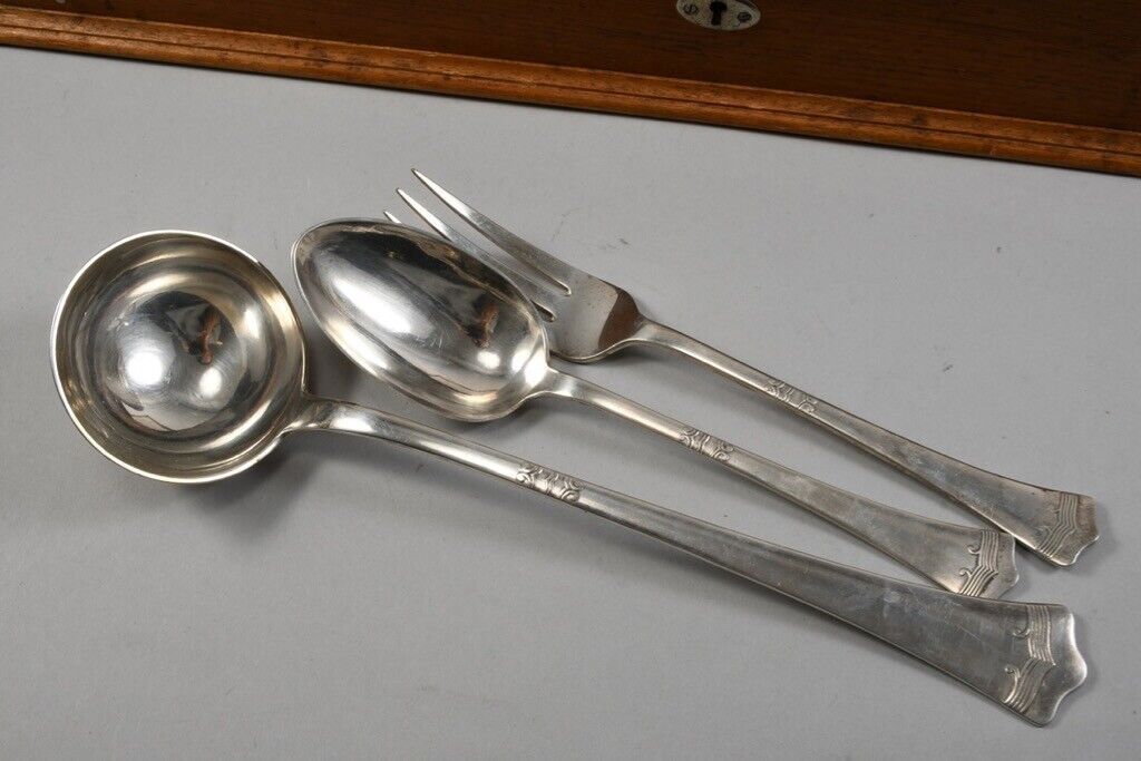 Silber Besteck aus Adelsbesitz, im Holzkasten, Dianakopfpunze Ungarn