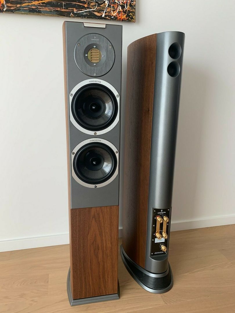 Audiovector R3 Arette Paar - Ausführung in italienischem Walnussholz, volle Verpackung