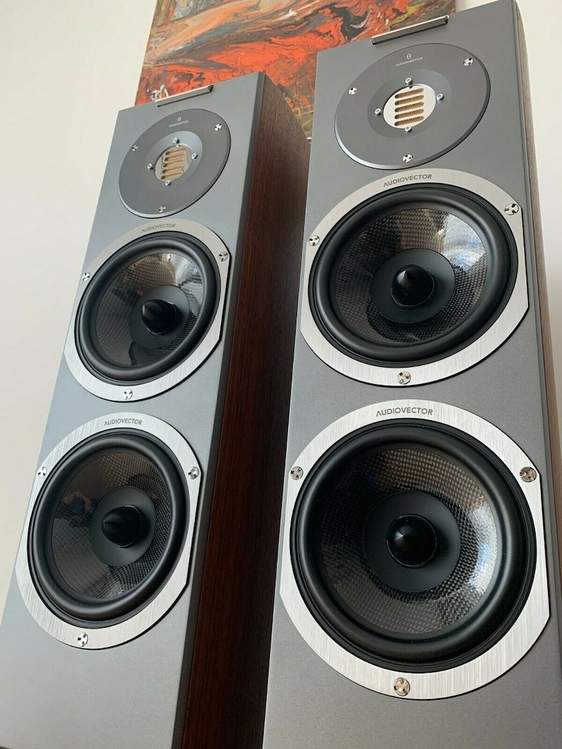 Audiovector R3 Arette Paar - Ausführung in italienischem Walnussholz, volle Verpackung