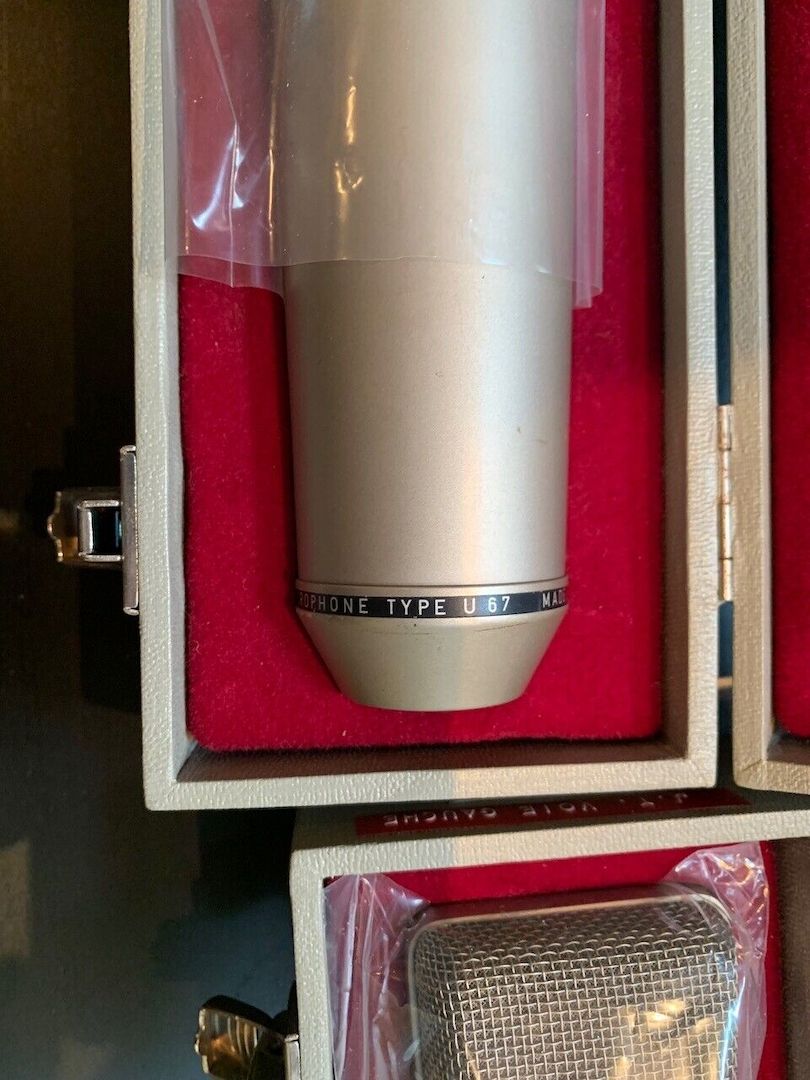 Abgestimmtes Paar Neumann U67 Vintage-Mikrofone