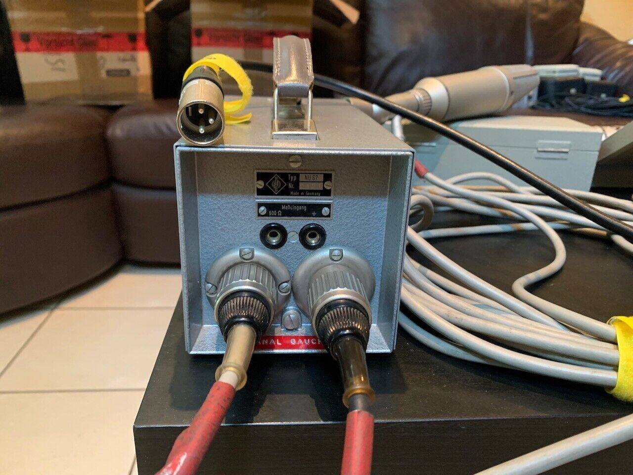 Abgestimmtes Paar Neumann U67 Vintage-Mikrofone