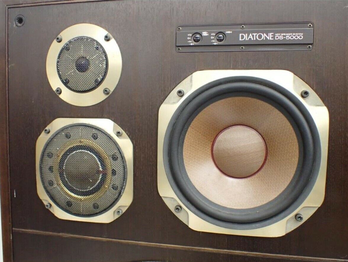 2x DIATONE DS-5000 High End Boxen, Legende