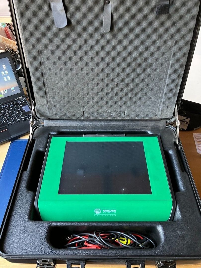 Hella Gutmann Mega Macs 66 mit Zubehör