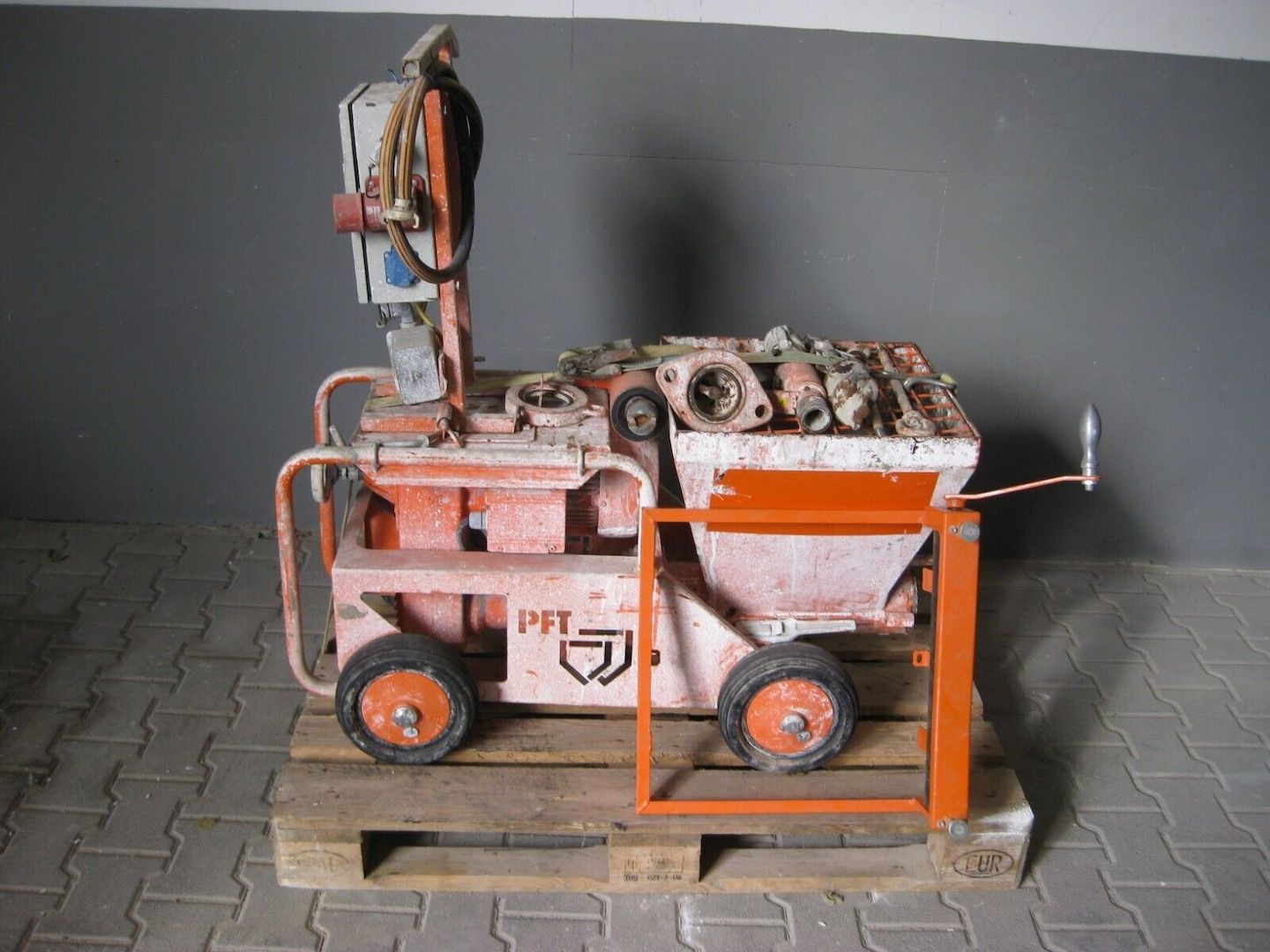 PFT N2V + PFT HM 4000 - Lehmputz - Klebe und Armierungsmörtel - Spachtelmassen