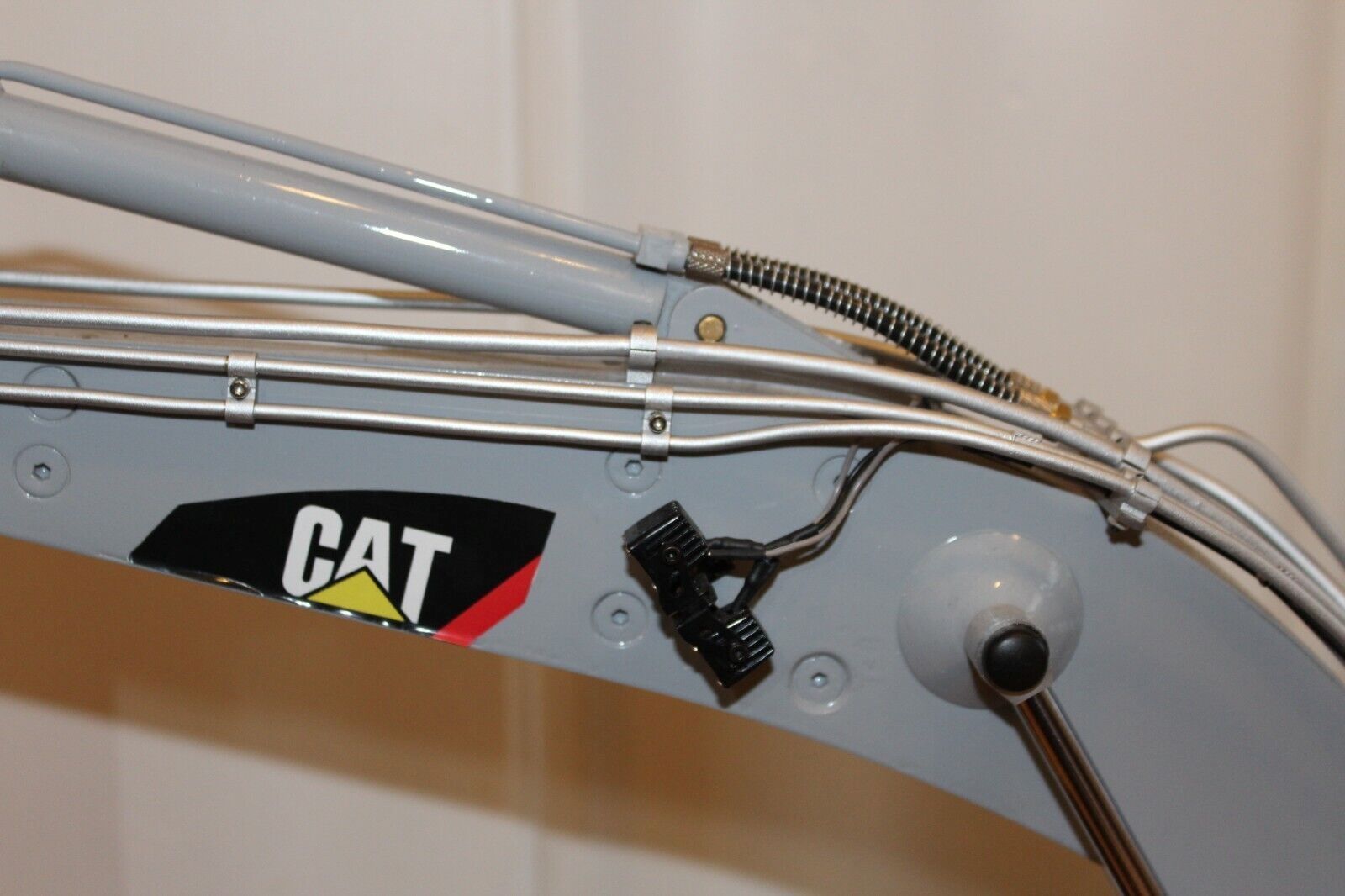 Caterpillar Bagger 385 1:16 / 1:14