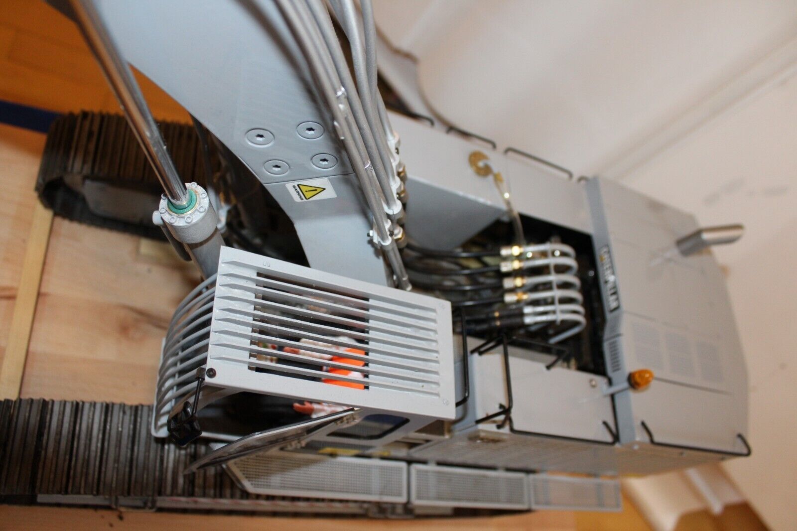 Caterpillar Bagger 385 1:16 / 1:14