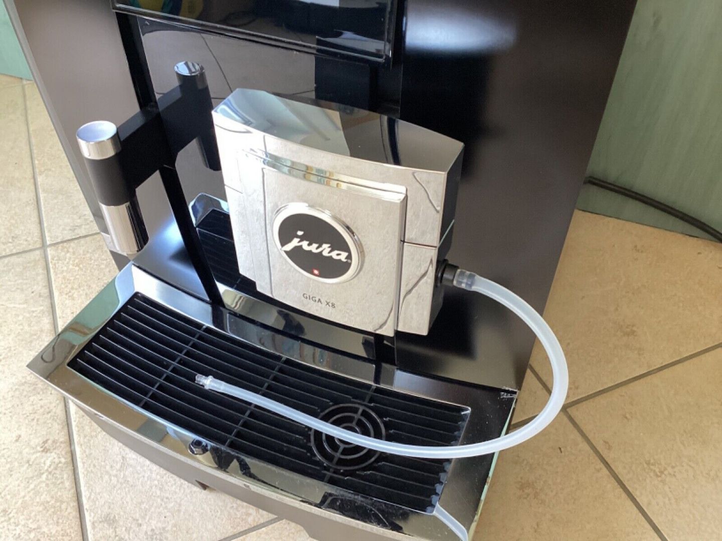 Jura Giga X8 Gastro Kaffeevollautomat Tankversion Vorführgerät in OVP