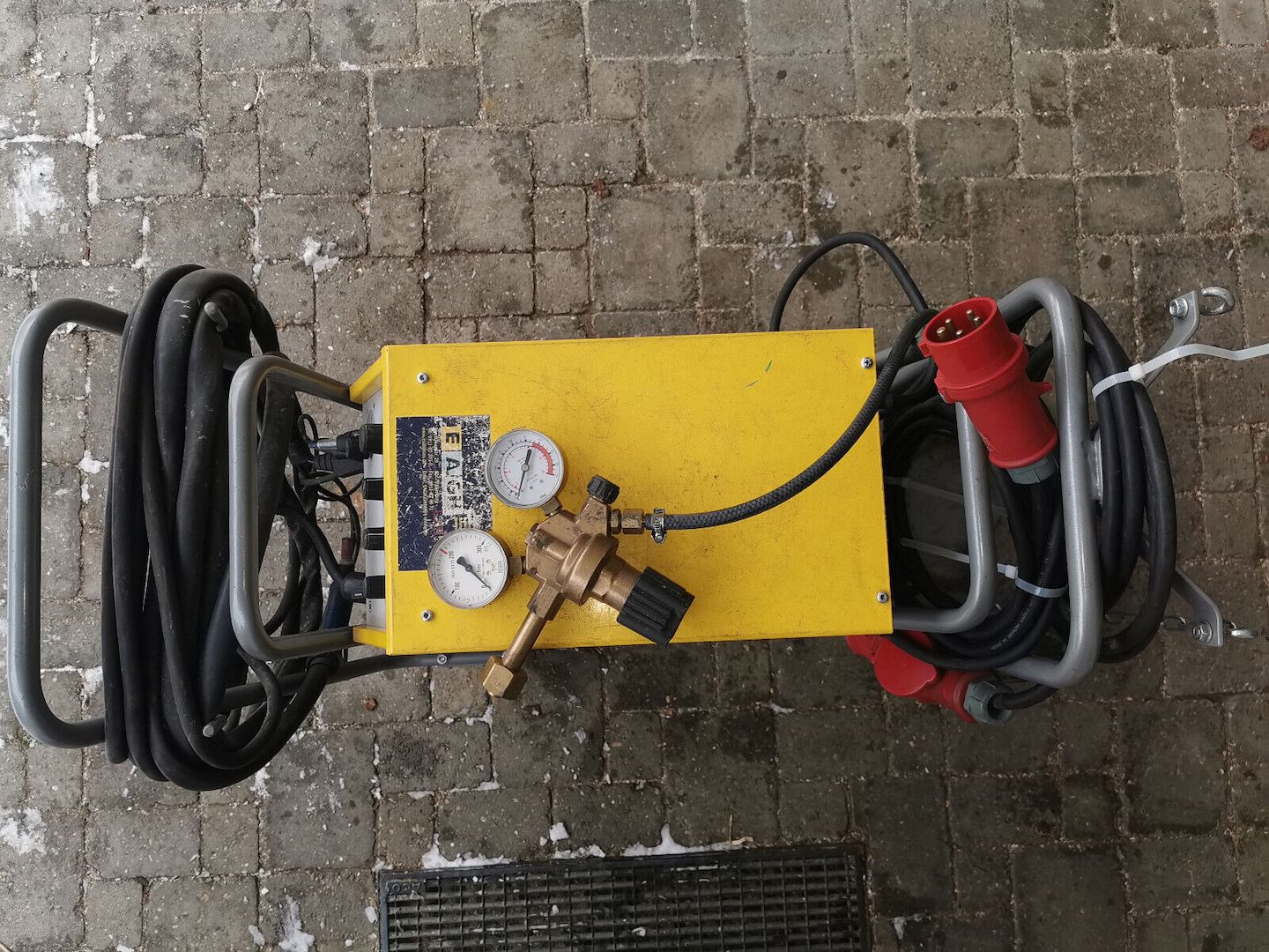 WIG Schweißgerät Jäckle WIG 301i DC + Kühlgerät FKG 3, auf Waagen komplett