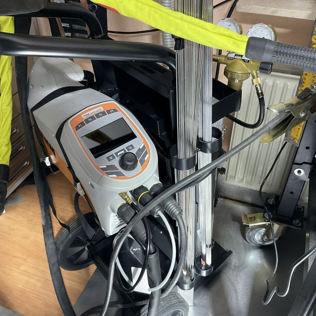 REHM WIG Schweißgerät TIGER 230 AC/DC HIGH digital mit viel Zubehör, unbenutzt