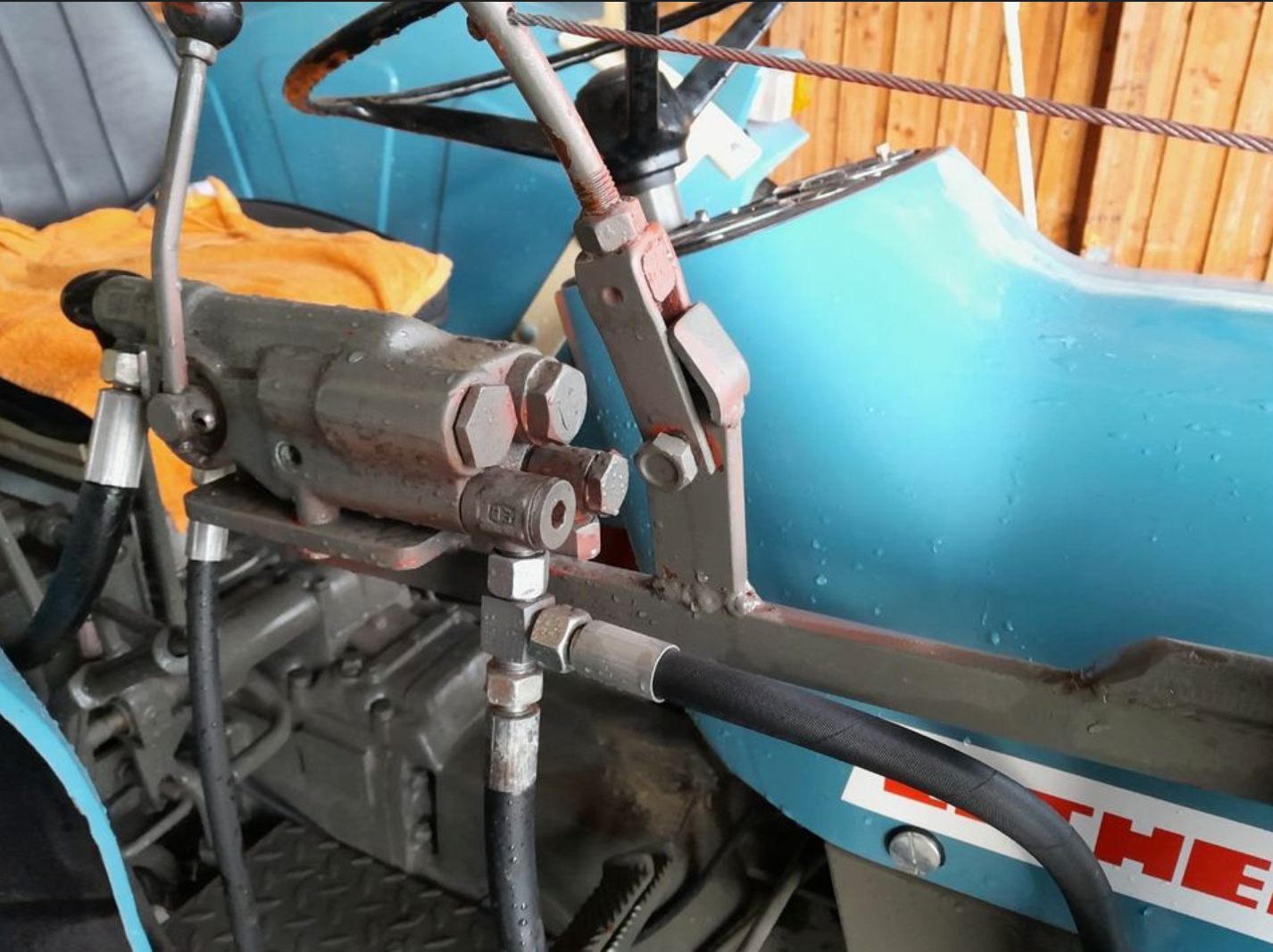 Eicher Königstiger 3015, 3016 Frontlader Baas Typ BL2 mit Anbaukonsole, komplett Hydraulik