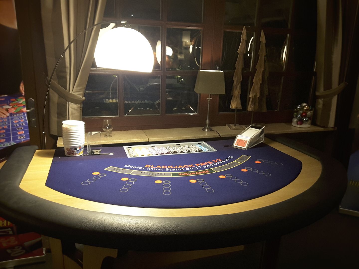Mobiles Casino ,Black Jack, Poker, Roulette Tisch  mit Croupier