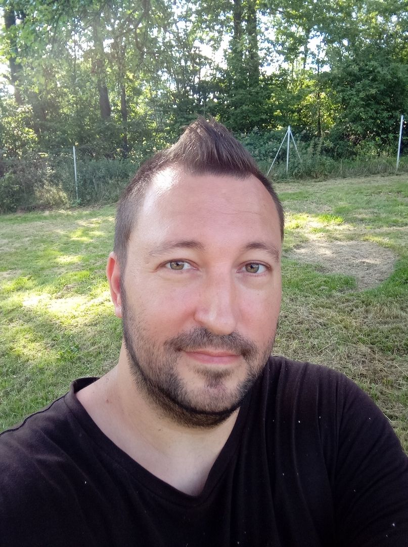 junge hübsche Frau gesucht