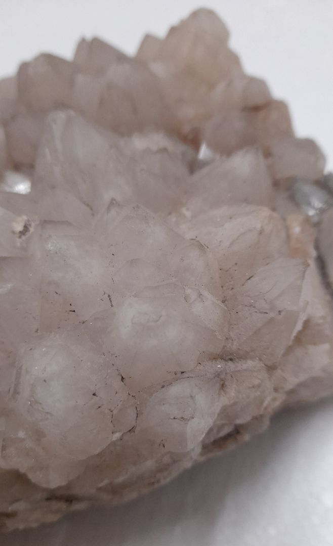 Naturbelassene Quarz Druse