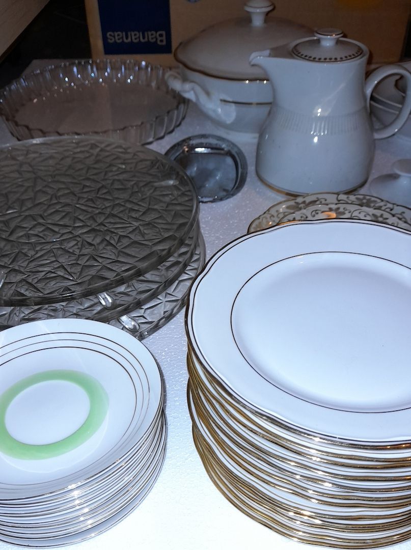 Eßservice/Tafelservice/Geschirr-Set 12 Personen