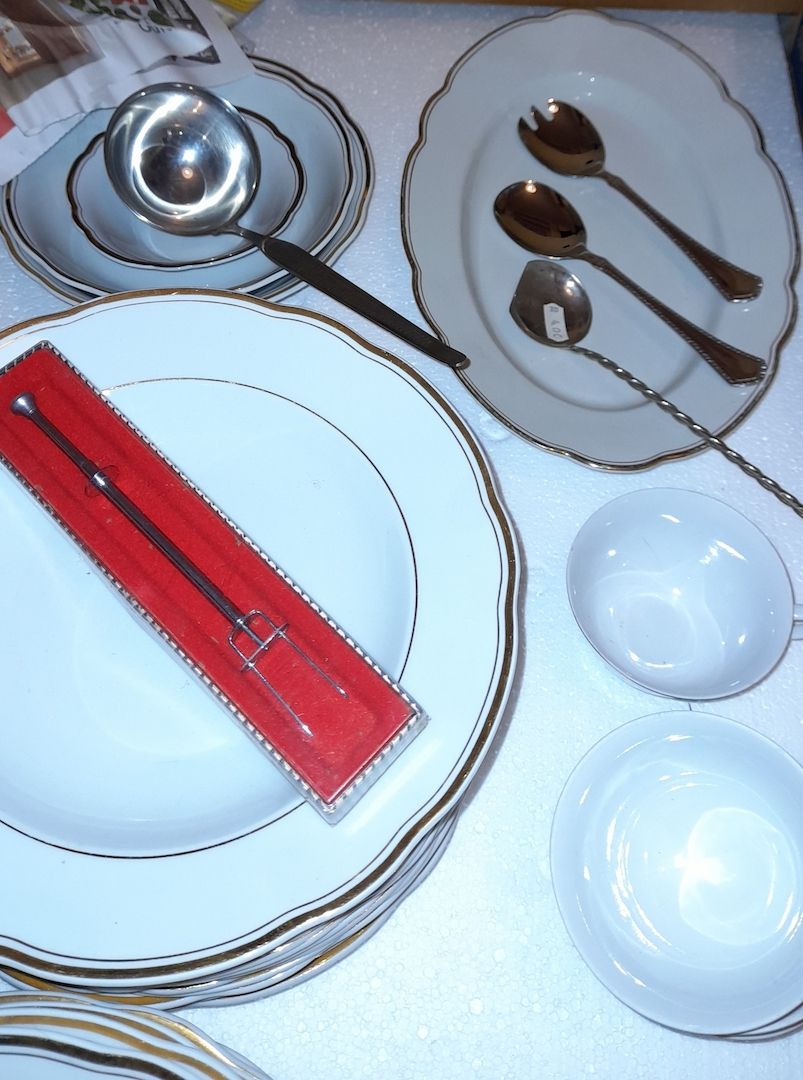 Eßservice/Tafelservice/Geschirr-Set 12 Personen