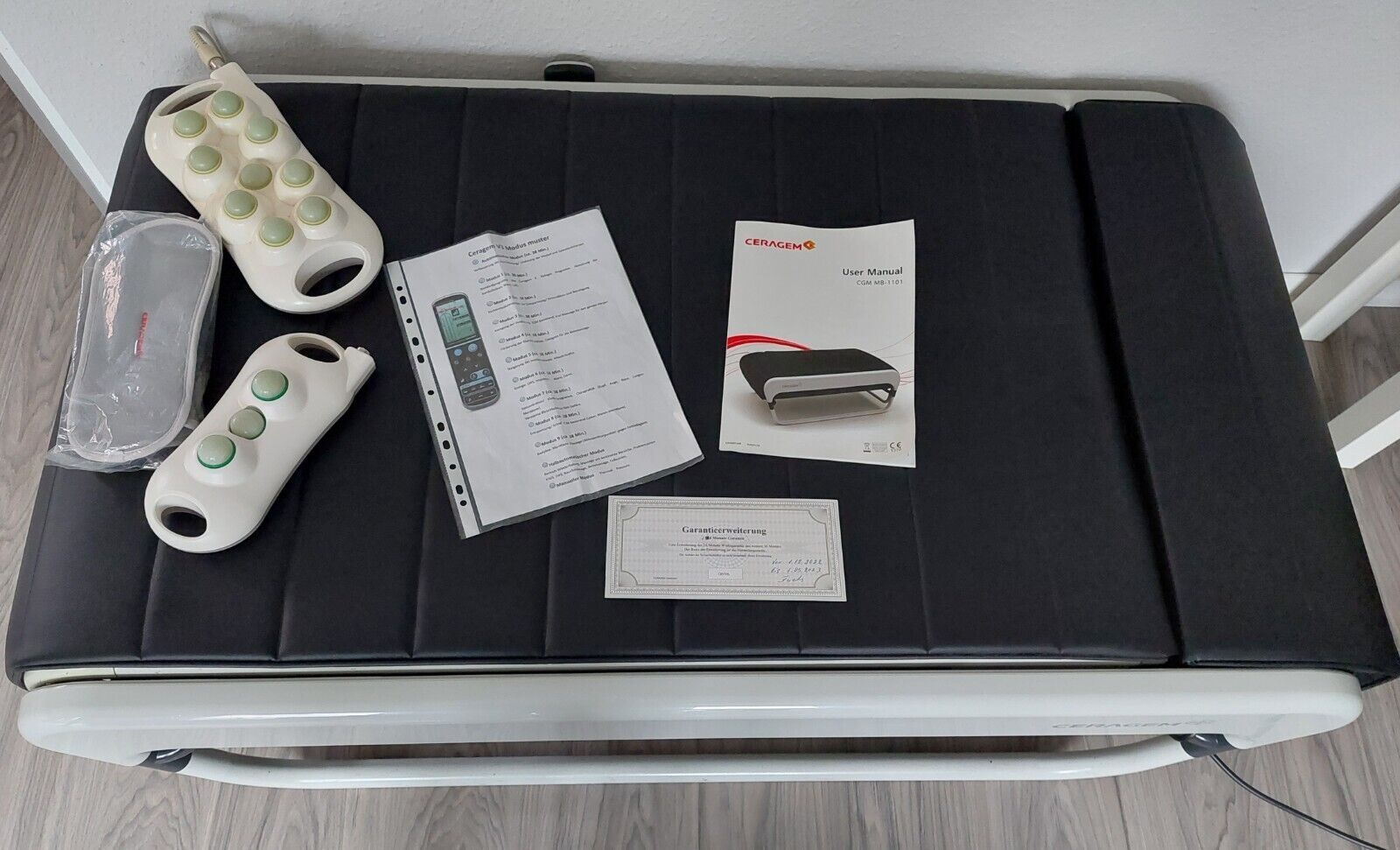 Ceragem Master V3 Massageliege mit Akupressur