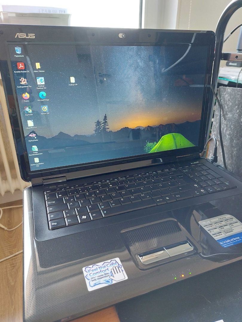 17" Laptop ASUS X70K