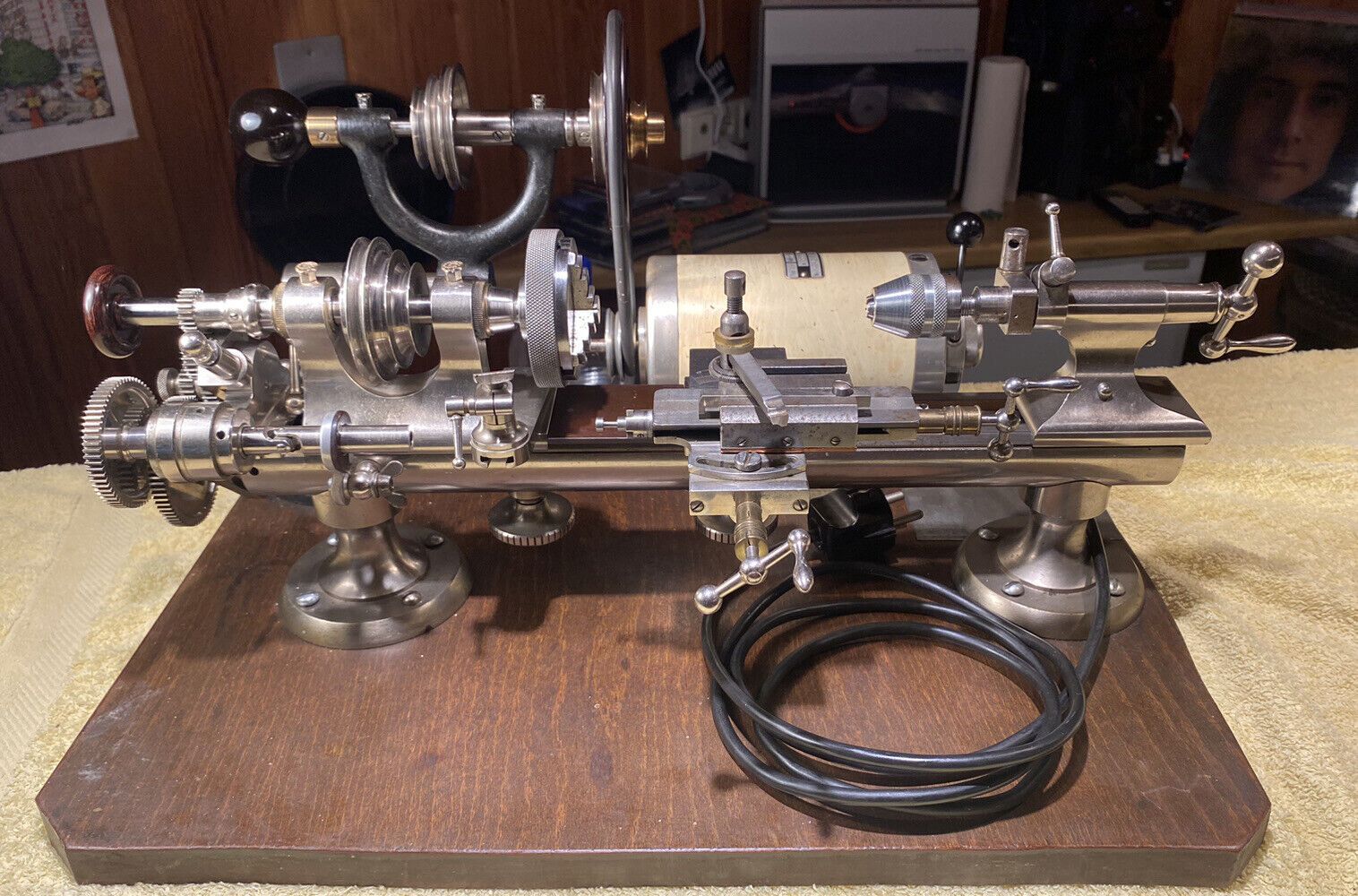 Alte Uhrmacher Drehbank Lorch Schmidt & Co. mit Motor auf Platte