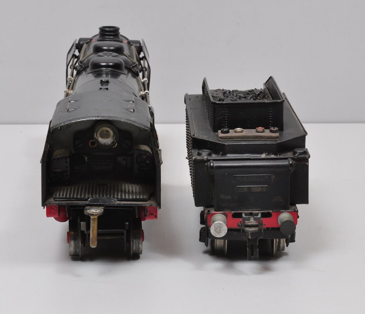 Märklin Dampflok mit Tender HR 66/12920 / Federpuffer
