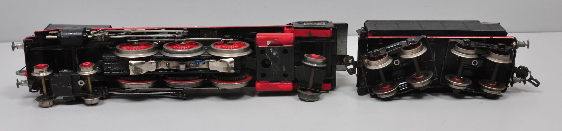 Märklin Dampflok mit Tender HR 66/12920 / Federpuffer